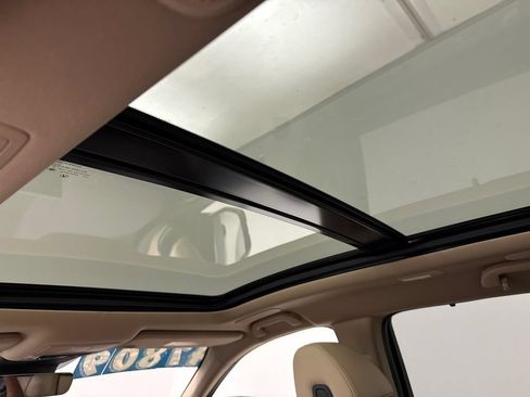 Used 2025 Acura MDX w/ Technology Package FWD image 12