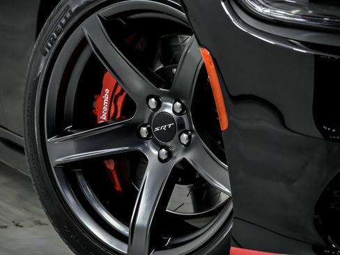 Used 2018 Dodge Charger SRT Hellcat w/ Harman/Kardon Audio Group image 4