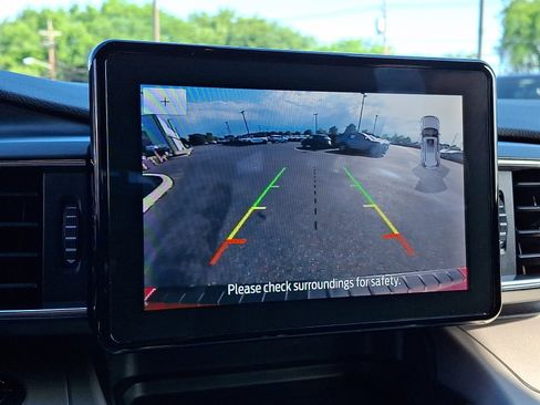 Used 2023 Ford Explorer XLT w/ Equipment Group 202A AWD/4WD image 19