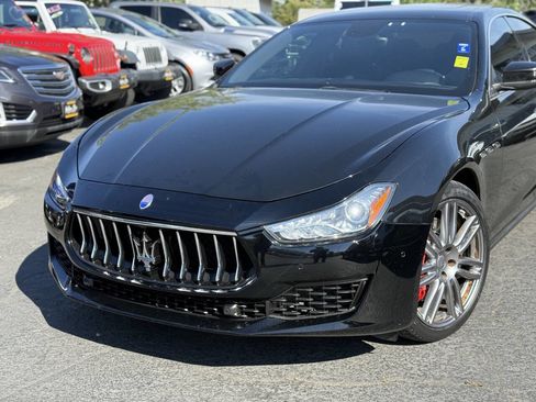 Used 2018 Maserati Ghibli S image 1