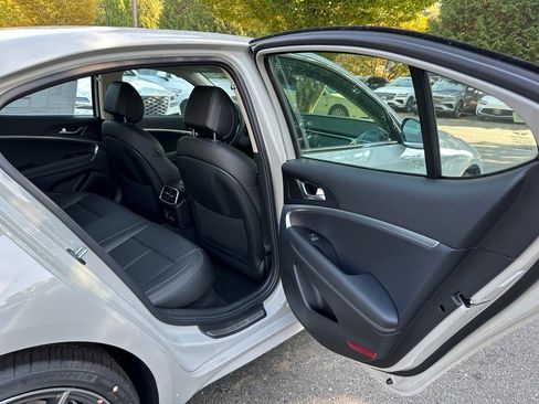 New 2026 Genesis G70 2.5T image 13