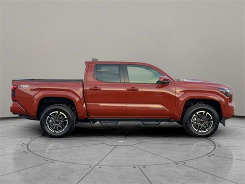Used 2025 Toyota Tacoma TRD Sport image 7