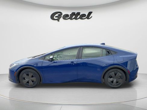 Used 2024 Toyota Prius LE image 7