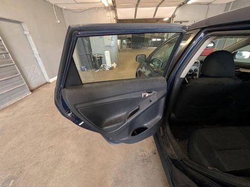 Used 2009 Pontiac Vibe w/ Preferred Package FWD image 19
