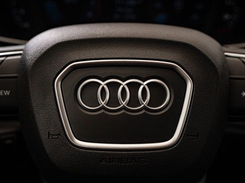 Used 2024 Audi Q3 2.0T Premium image 31