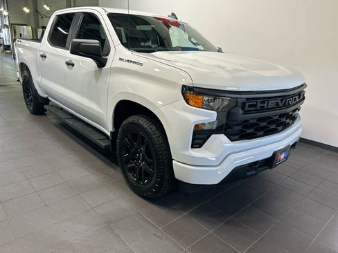 Used 2023 Chevrolet Silverado 1500 Custom AWD/4WD image 2