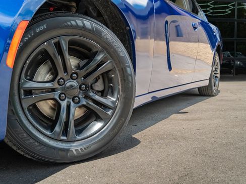 Used 2019 Dodge Charger SXT RWD image 10