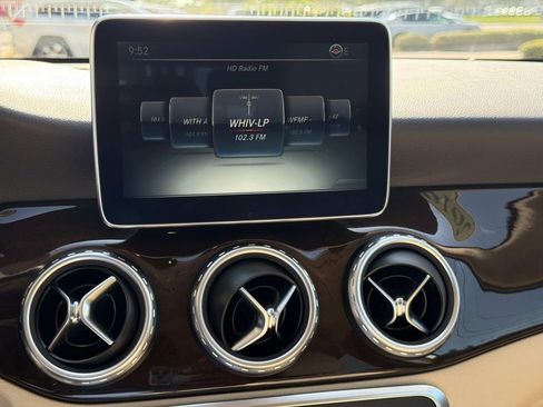Used 2016 Mercedes-Benz GLA 250 image 24