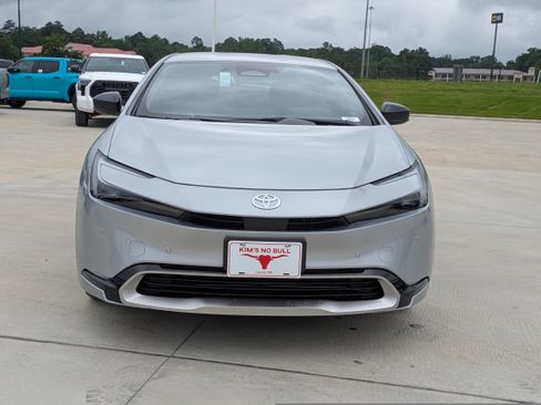 New 2026 Toyota Prius Plug-In Hybrid FWD image 8