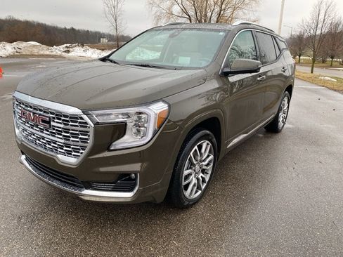Used 2024 GMC Terrain Denali w/ Denali Premium Package image 2