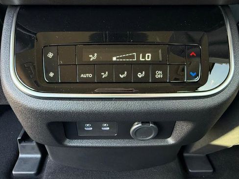 New 2026 Nissan Armada SV image 11