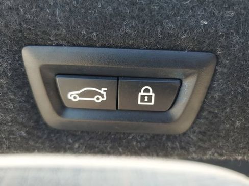 Used 2018 BMW 530e w/ Premium Package 2 RWD image 29