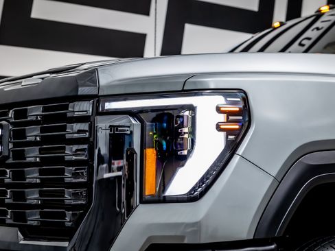 Used 2024 GMC Sierra 3500 Denali Ultimate AWD/4WD image 19