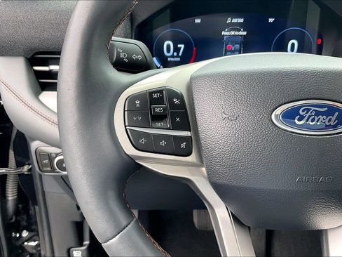 Used 2025 Ford Explorer Active w/ Active Comfort Package AWD/4WD image 16