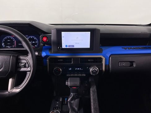 Certified 2025 Toyota Tacoma TRD Off-Road image 15