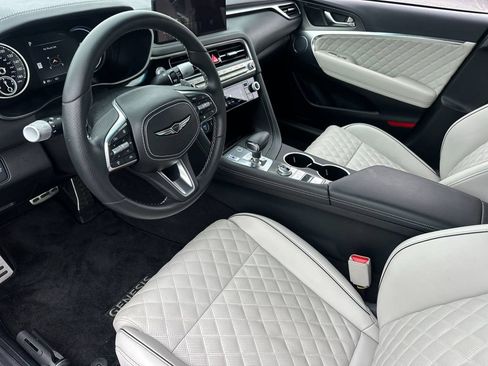 Used 2025 Genesis G70 3.3T Advanced w/ Sport Prestige Package image 11
