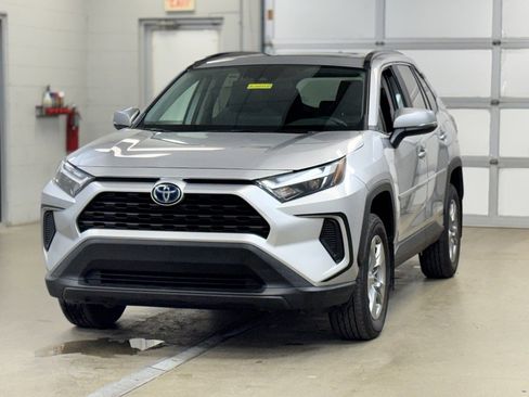 Used 2023 Toyota RAV4 XLE image 4