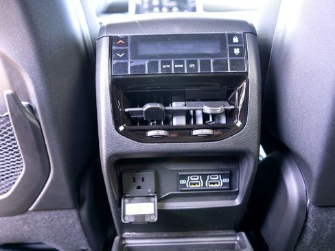 New 2025 Jeep Grand Cherokee L Altitude image 23