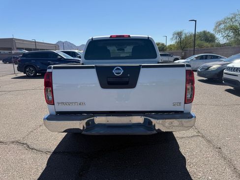Used 2009 Nissan Frontier SE w/ SE Value Truck Pkg RWD image 6