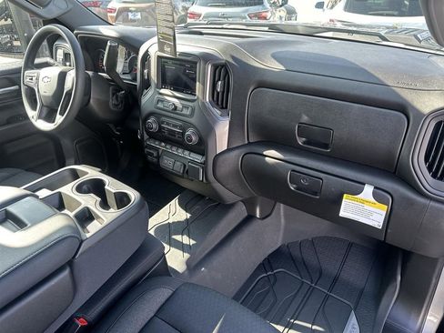 Used 2024 Chevrolet Silverado 2500 Custom w/ Custom Value Package image 21