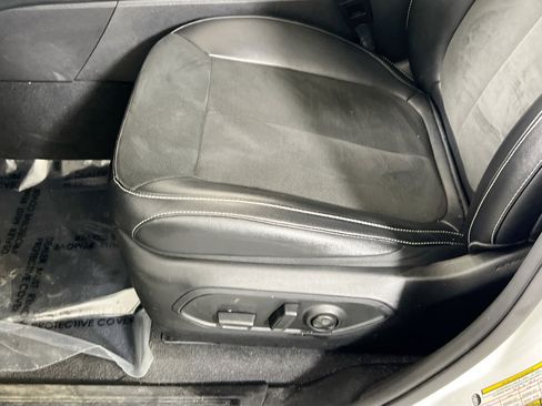 Used 2023 Jeep Grand Cherokee L Laredo image 18