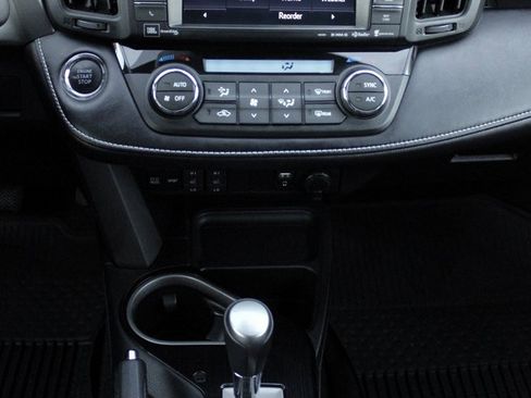 Used 2017 Toyota RAV4 Limited image 36