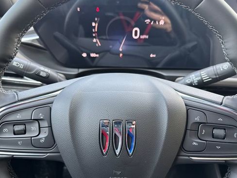 New 2026 Buick Envista Avenir image 25