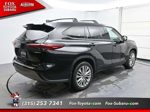 Used 2023 Toyota Highlander Platinum image 13