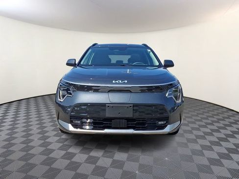 Used 2023 Kia Niro Wave w/ Wave Preserve Package FWD image 2