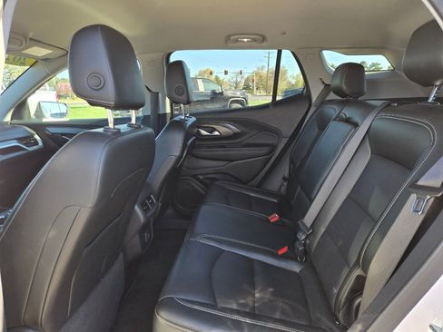 Certified 2024 GMC Terrain SLT image 12