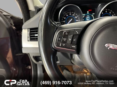 Used 2017 Jaguar XF Prestige AWD/4WD image 34