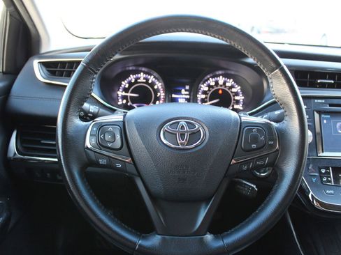 Used 2017 Toyota Avalon XLE Premium w/ Preferred Accessory Package FWD image 15