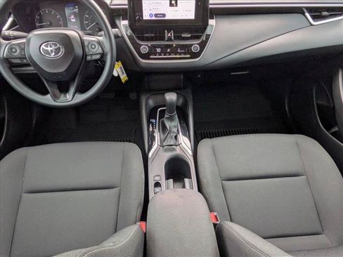 Used 2025 Toyota Corolla LE FWD image 16