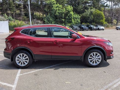 Used 2022 Nissan Rogue Sport SV w/ Technology Package AWD/4WD image 4