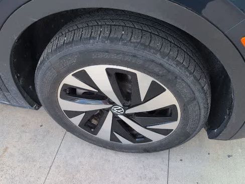 Certified 2023 Volkswagen ID.4 Pro AWD/4WD image 9