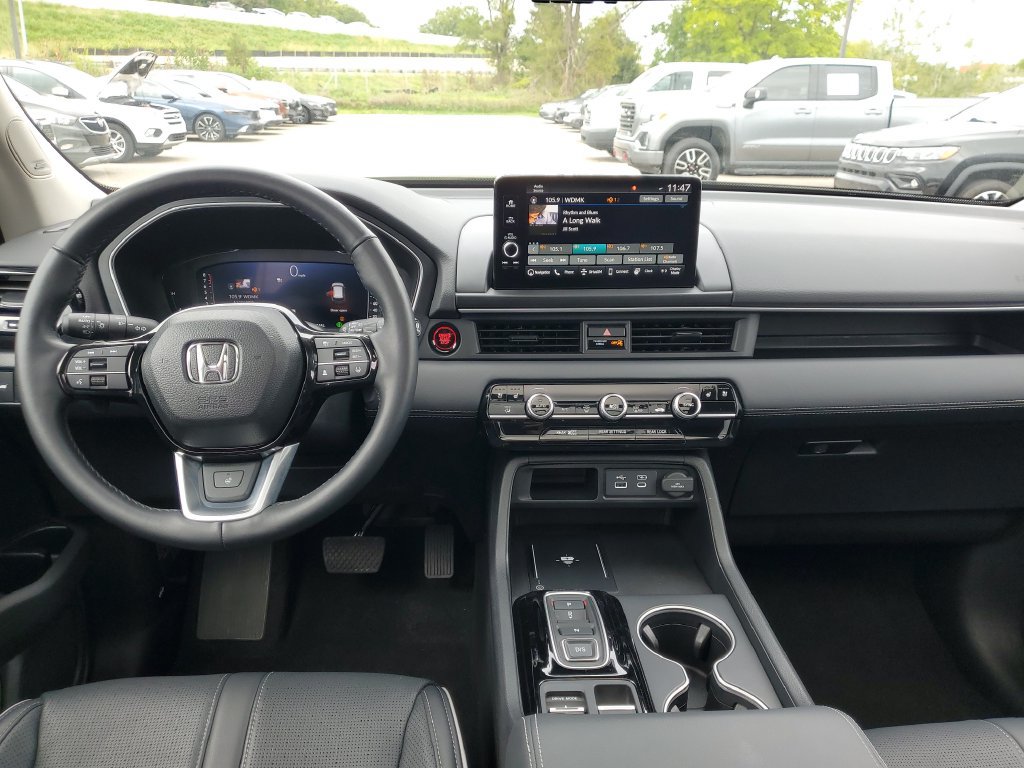 Certified 2025 Honda Pilot Elite image 17