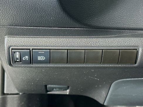 Used 2025 Toyota Corolla LE image 16