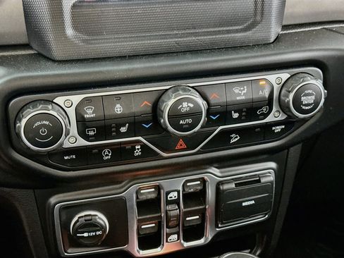 Used 2021 Jeep Wrangler Unlimited Sport AWD/4WD image 17