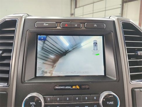 Used 2020 Ford Expedition XLT image 27