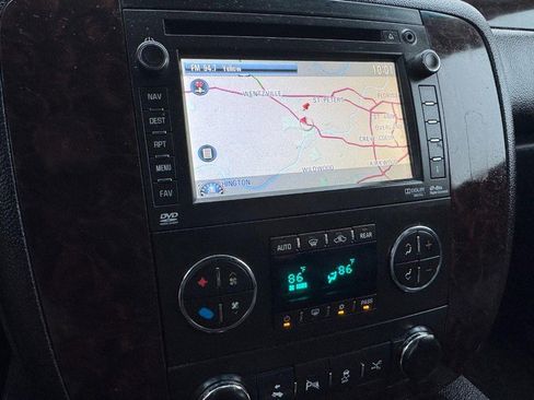 Used 2013 GMC Yukon XL Denali image 22