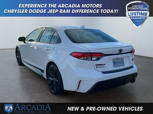 Used 2023 Toyota Corolla SE image 3