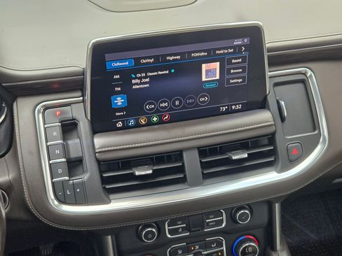 Used 2021 Chevrolet Tahoe LT w/ LT Signature Package image 18