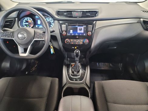 Used 2019 Nissan Rogue Sport S image 19