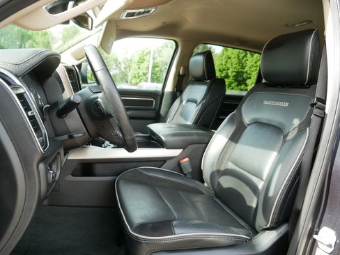Used 2019 RAM 1500 Laramie AWD/4WD image 34