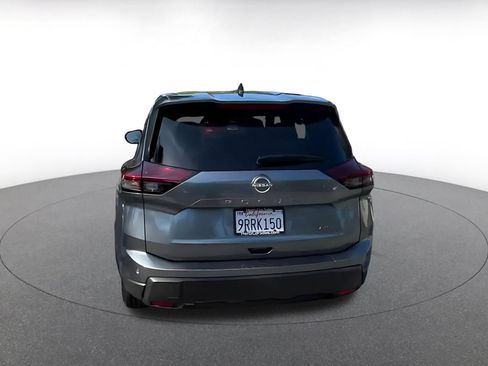 Used 2025 Nissan Rogue SV AWD/4WD image 12