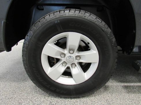 Used 2019 RAM 1500 Classic SLT AWD/4WD image 14