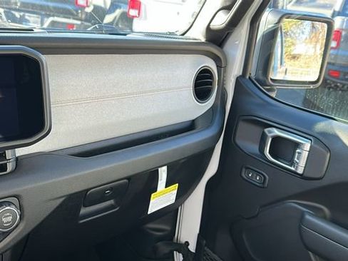 New 2026 Jeep Gladiator Sport AWD/4WD image 18