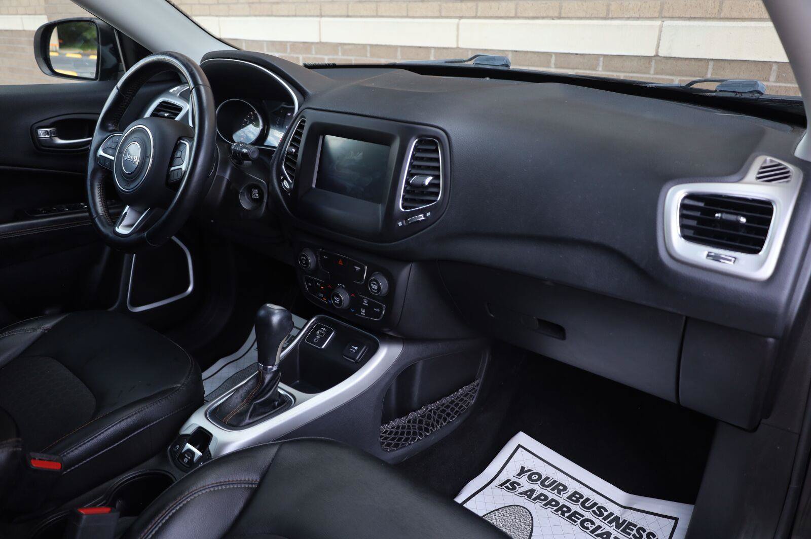 Used 2019 Jeep Compass Latitude FWD image 28