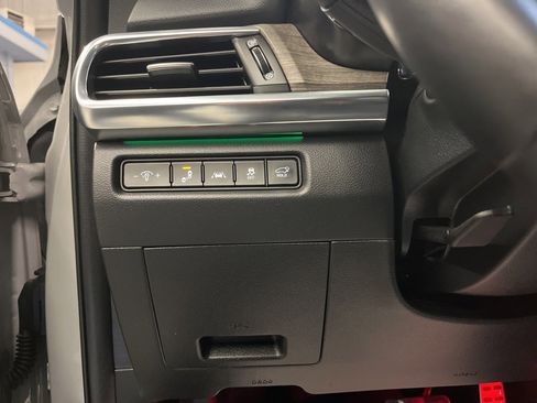 Used 2022 Kia Telluride SX w/ SX Prestige Package image 12