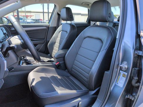 Used 2023 Volkswagen Jetta SE FWD image 16